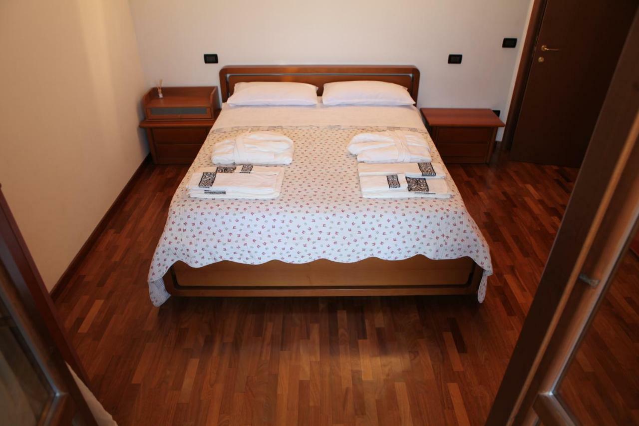 Recanati Family Luaran gambar